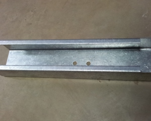 Exit channel right w/ 1 hole feed hopper for breeder